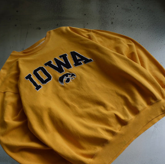 Iowa Hawkeyes Crewneck Sweater (L)