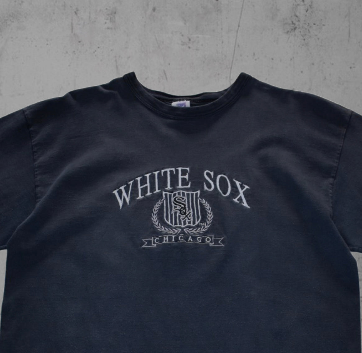 Chicago White Sox Embroidered Tee (XL)